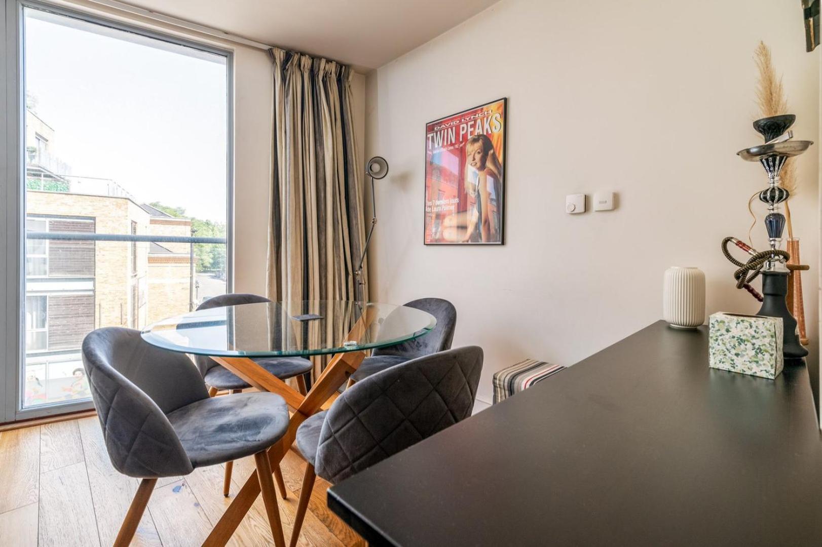 Bright & Spacious Battersea Flat ロンドン エクステリア 写真