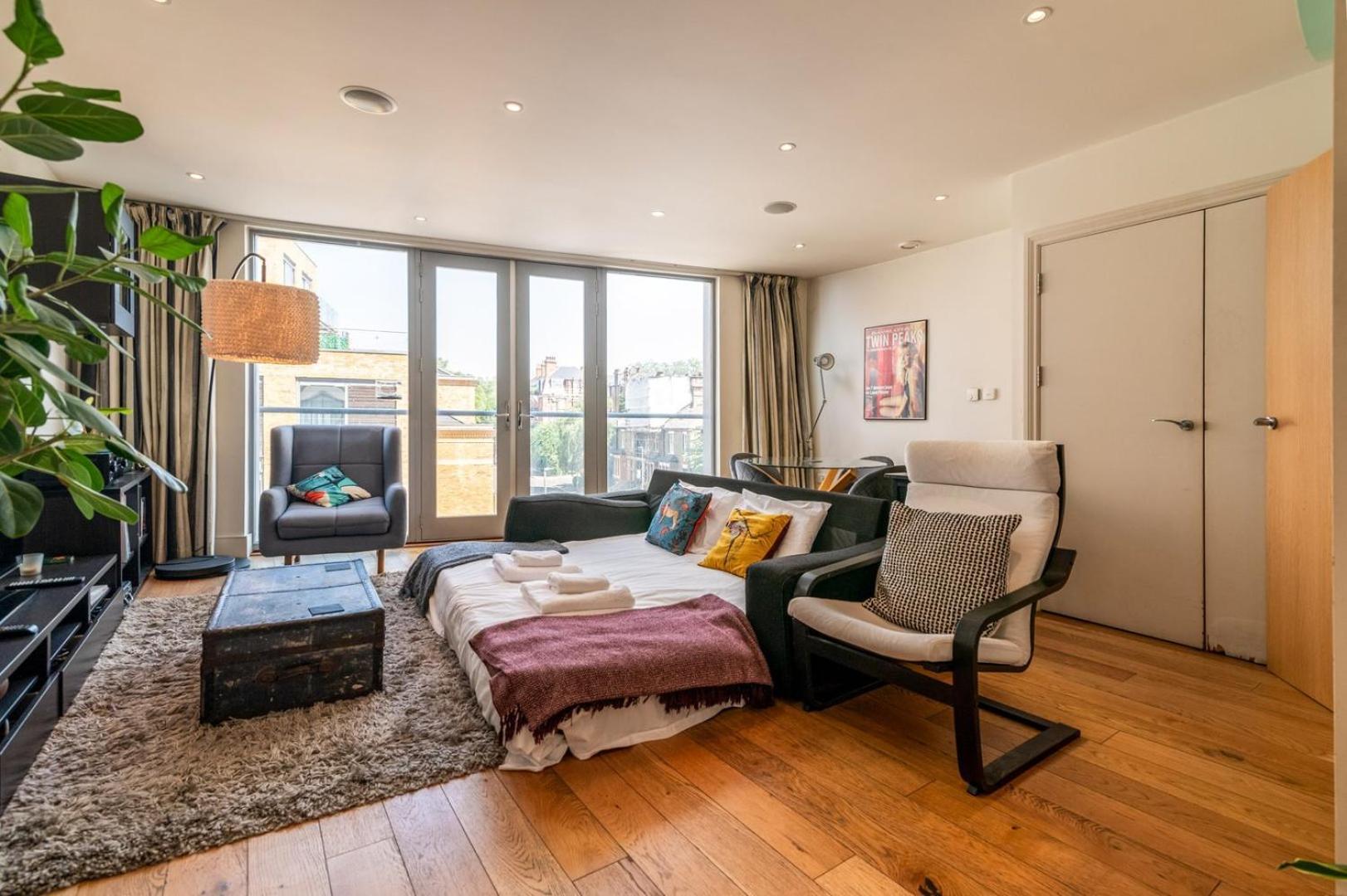 Bright & Spacious Battersea Flat ロンドン エクステリア 写真
