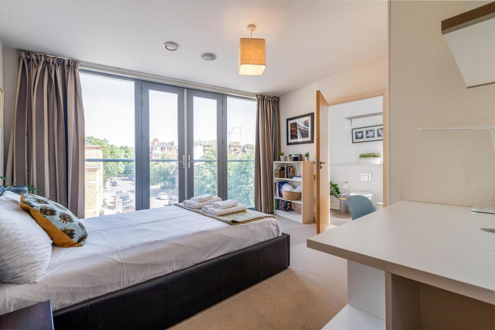 Bright & Spacious Battersea Flat ロンドン エクステリア 写真