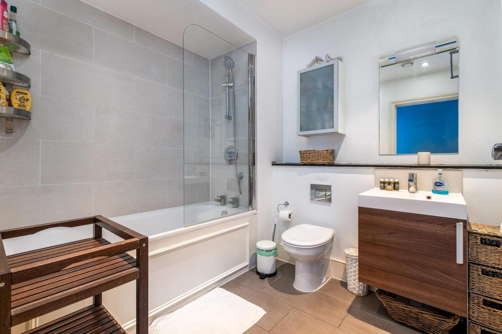 Bright & Spacious Battersea Flat ロンドン エクステリア 写真