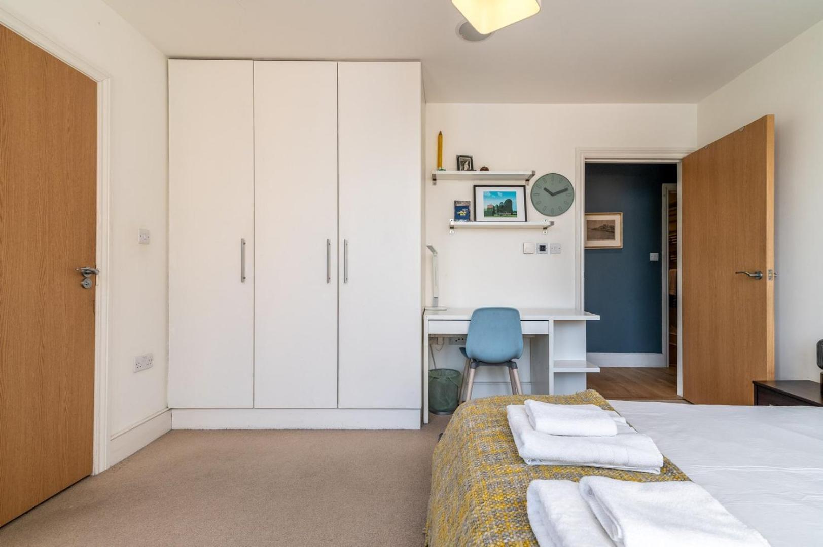 Bright & Spacious Battersea Flat ロンドン エクステリア 写真